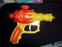 DAISY BUCK ROGERS LIQUID HELIUM WATER PISTOL TOY