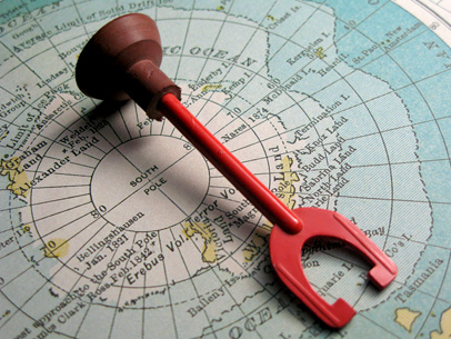 Atomic Ray Gun 1950s Great Britain Space RayGun collectible Toy